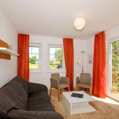Apartment Strandnahe Rex Rugia: Terrasse & Erlebnisbad-zugang Lobbe