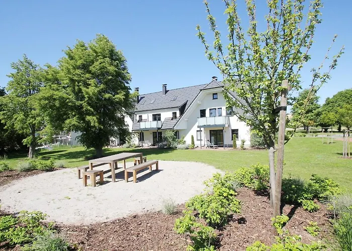 Strandnahe Mit Terrasse, Gratis Nutzung Vom Ahoi Erlebnisbad Und Sauna In Sellin - Rex Rugia 29-4 Lobbe